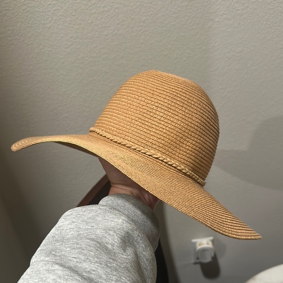 Banana Republic Light Brown Sun Hat NWT - Picture 2 of 4